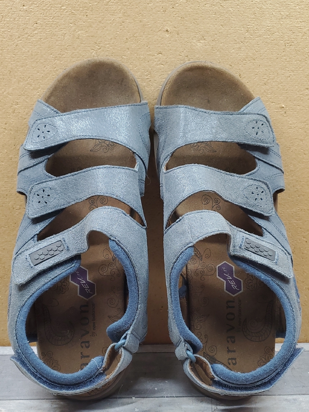 Aravon Women's Light Blue Leather Strappy Comfort Sandals Size  10 D
